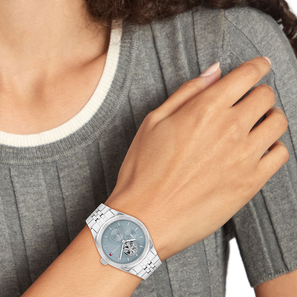 TOMMY HILFIGER, MONICA LE